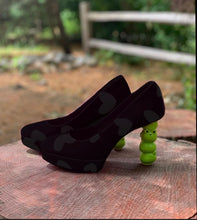 Load image into Gallery viewer, Froggy Heart Heels
